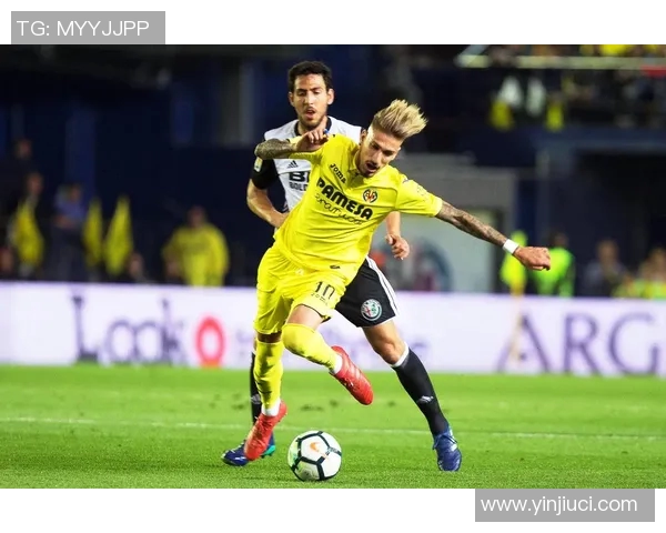 足球明星比利亚高清壁纸分享让你尽享足球魅力与激情的视觉盛宴